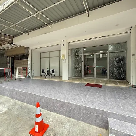 Sukhumvit 48 Separated Room Quiet And Comfortable With Fast Internet And Smart Tv
