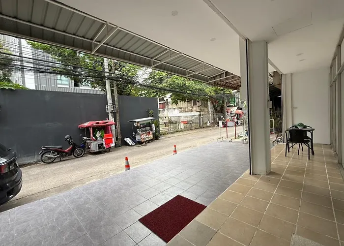 Sukhumvit 48 Separated Quiet And Comfortable With Fast Internet And Smart Tv Guest house