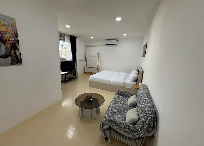 Sukhumvit 48 Separated Quiet And Comfortable With Fast Internet And Smart Tv Guest house