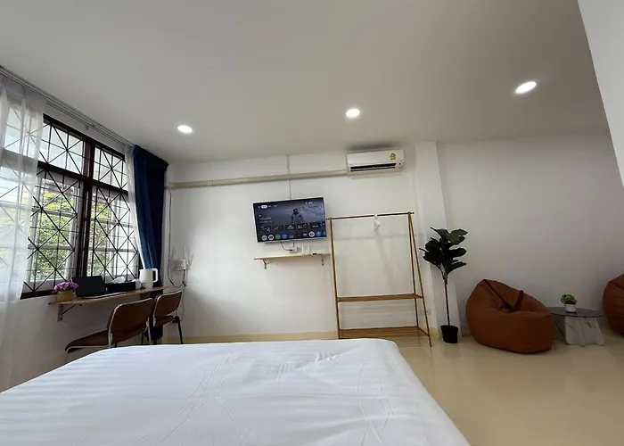 Guest house Sukhumvit 48 Separated Quiet And Comfortable With Fast Internet And Smart Tv Bangkok