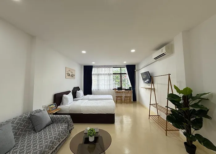 Sukhumvit 48 Separated Quiet And Comfortable With Fast Internet And Smart Tv Guest house 3*